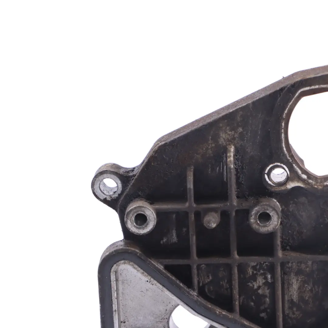 Audi Q7 4L 3.0 TDI CRCA Piastra Supporto Radiatore Olio Staffa 059117015P - SKU 059117187 - Numero di parte 059117187