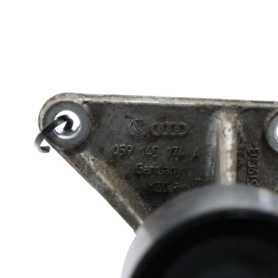 Uchwyt Łapa Rolka Prowadząca do Audi A6 C6 Q7 4L o numerze 059145174A Audi A6 C6 Q7 4L Uchwyt Łapa Rolka Prowadząca - SKU 059145174A - Numer Części 059145174A