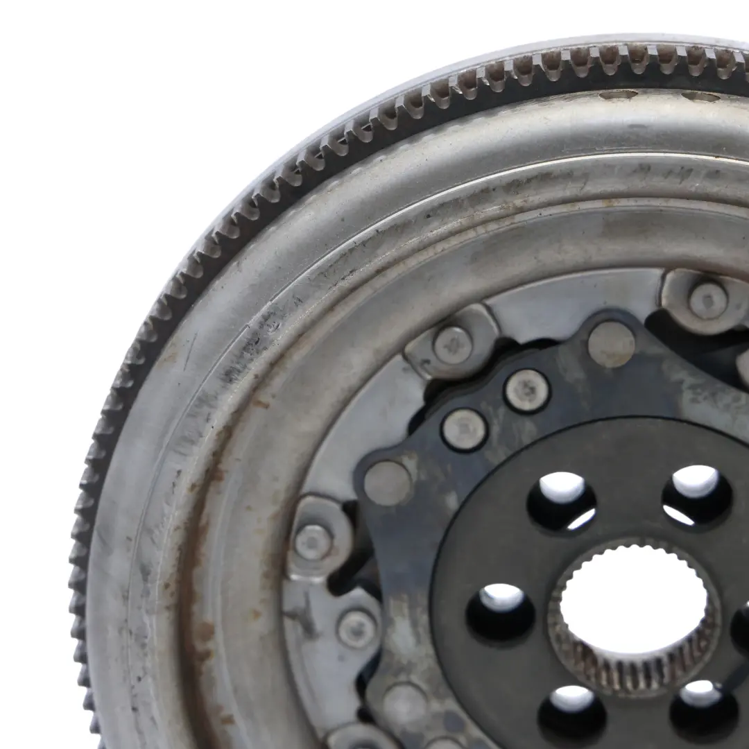 Koło Zamachowe Dwumasa Automat do Audi A3 8P Diesel o numerze 06F105266AA Audi A3 8P Diesel Koło Zamachowe Dwumasa Automat - SKU 06F105266AA - Numer Części 06F105266AA