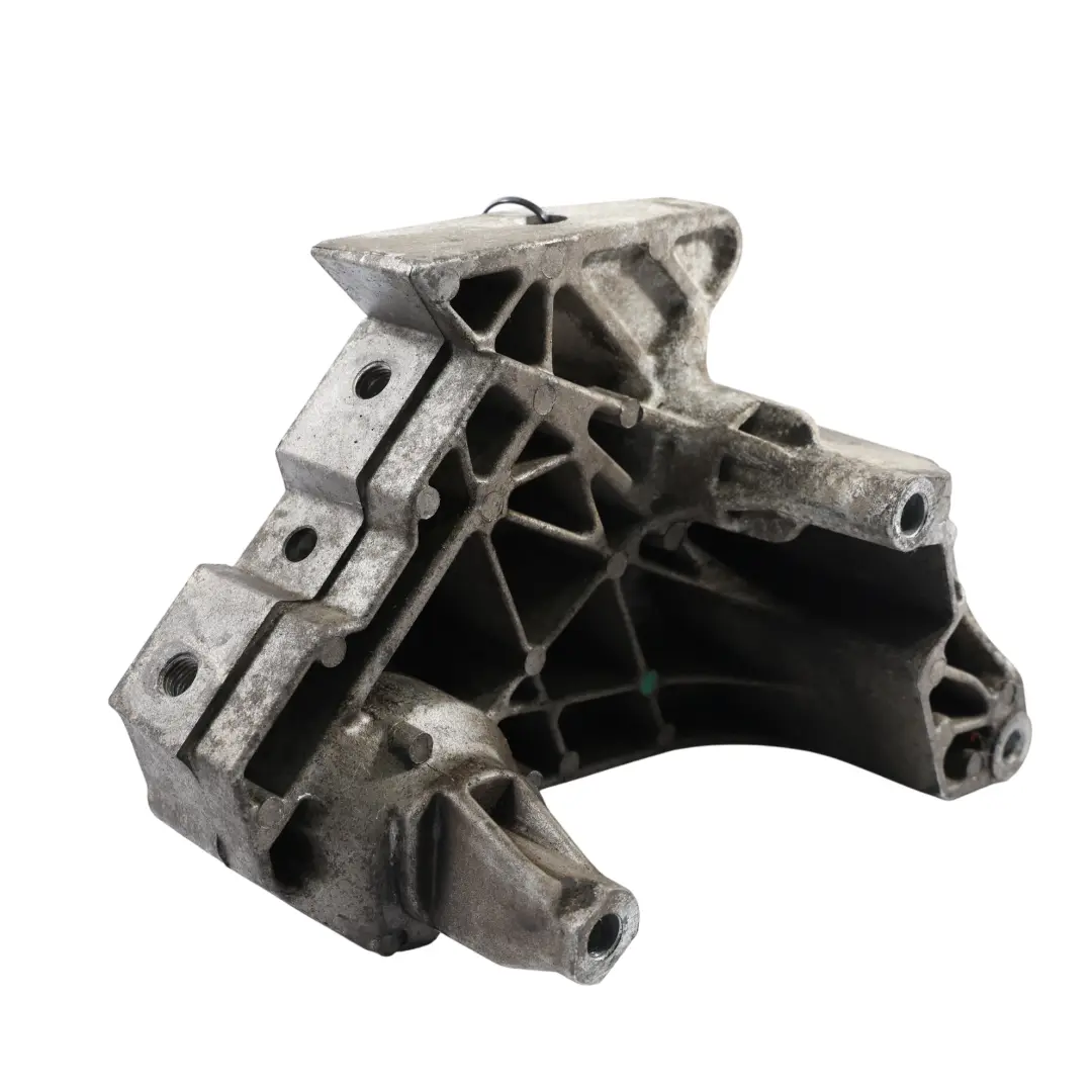 Supporto Staffa Motore Destro per Audi TT 8J 2.0 TFSI con numero di parte 06F199207H Audi TT 8J 2.0 TFSI Supporto Staffa Motore Destro - SKU 06F199207H - Numero di parte 06F199207H