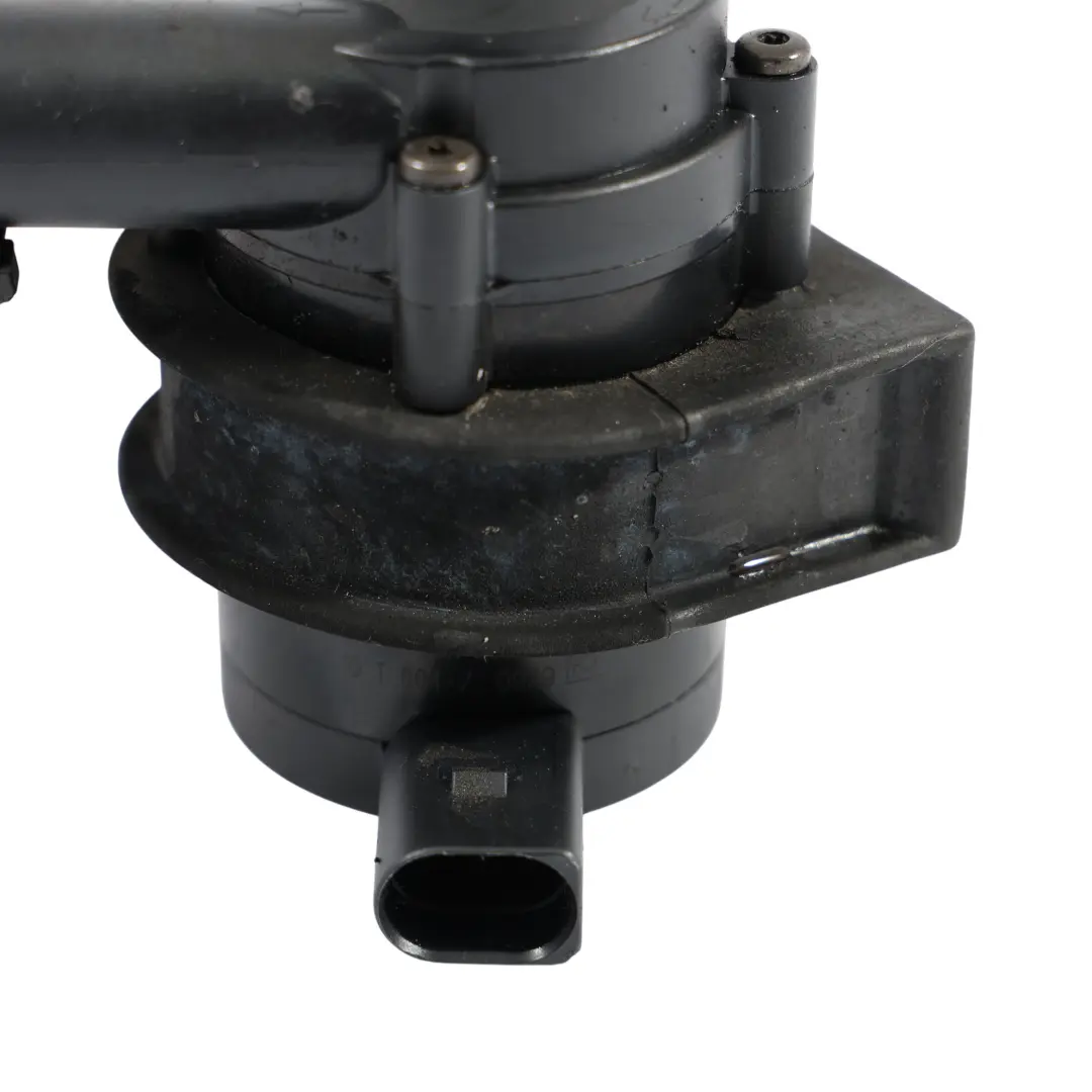 CDNB Pompe À Eau Auxiliaire Supplémentaire pour Audi A5 8T 2.0 TFSI à propos du numéro de pièce 06H965561 Audi A5 8T 2.0 TFSI CDNB Pompe À Eau Auxiliaire Supplémentaire - SKU 06H965561 - Numéro de pièce 06H965561