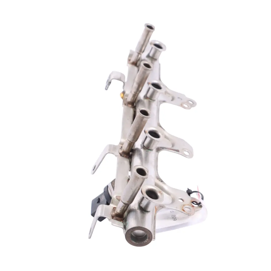 Gasolina Sistema Inyección Rail para Audi A5 8T con número de pieza 06J133317J Audi A5 8T Gasolina Sistema Inyección Rail - SKU 06J133317J - Número de pieza 06J133317J