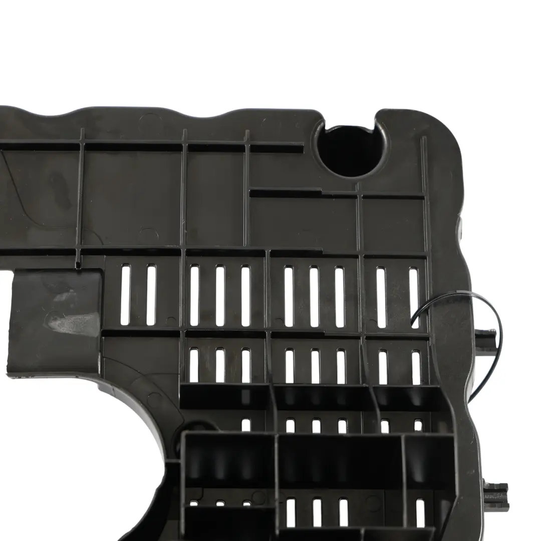 Cárter De Aceite Deflector Panel para Audi S3 8V 2.0 TSI Motor con número de pieza 06K103138P Audi S3 8V 2.0 TSI Motor Cárter De Aceite Deflector Panel - SKU 06K103138P - Número de pieza 06K103138P