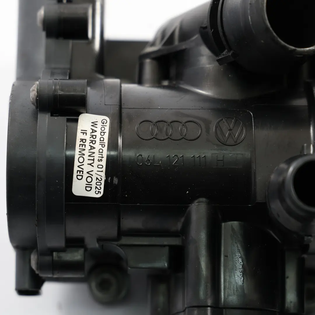 5G 2.0 TFSI CHHA Termostato Alloggiamento Refrigerante Pompa per VW Golf con numero di parte 06L121111H VW Golf 5G 2.0 TFSI CHHA Termostato Alloggiamento Refrigerante Pompa - SKU 06L121111H - Numero di parte 06L121111H