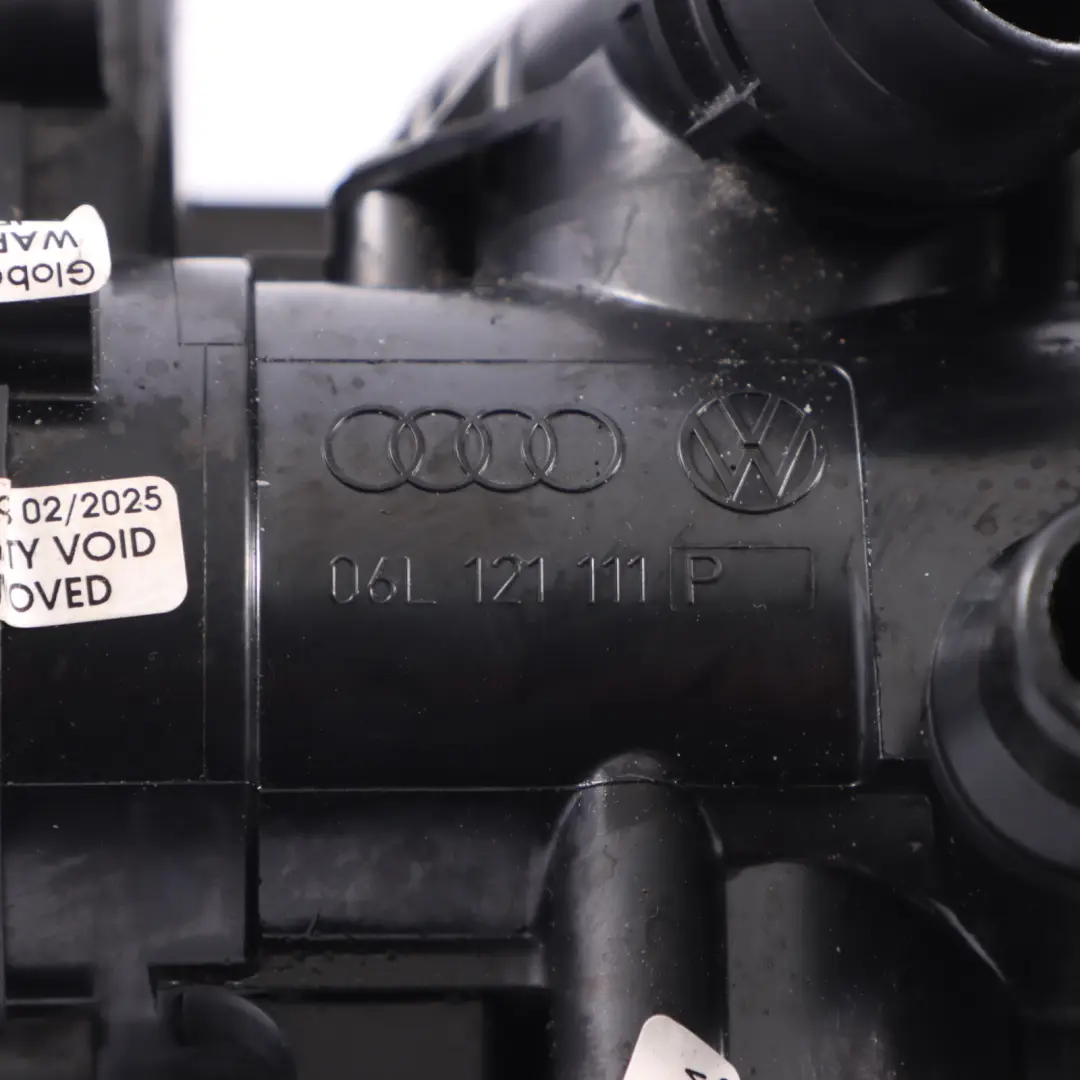 Termostato Pompa Acqua Refrigerante per Audi S3 8V 2.0 TFSI DJHA con numero di parte 06L121111J Audi S3 8V 2.0 TFSI DJHA Termostato Pompa Acqua Refrigerante - SKU 06L121111J - Numero di parte 06L121111J