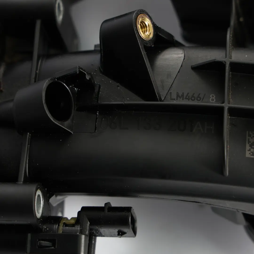 5G 2.0 TSI CHHA Colector De Admisión Del Motor De Gasolina para VW Golf con número de pieza 06L133201AH VW Golf 5G 2.0 TSI CHHA Colector De Admisión Del Motor De Gasolina - SKU 06L133201AH - Número de pieza 06L133201AH