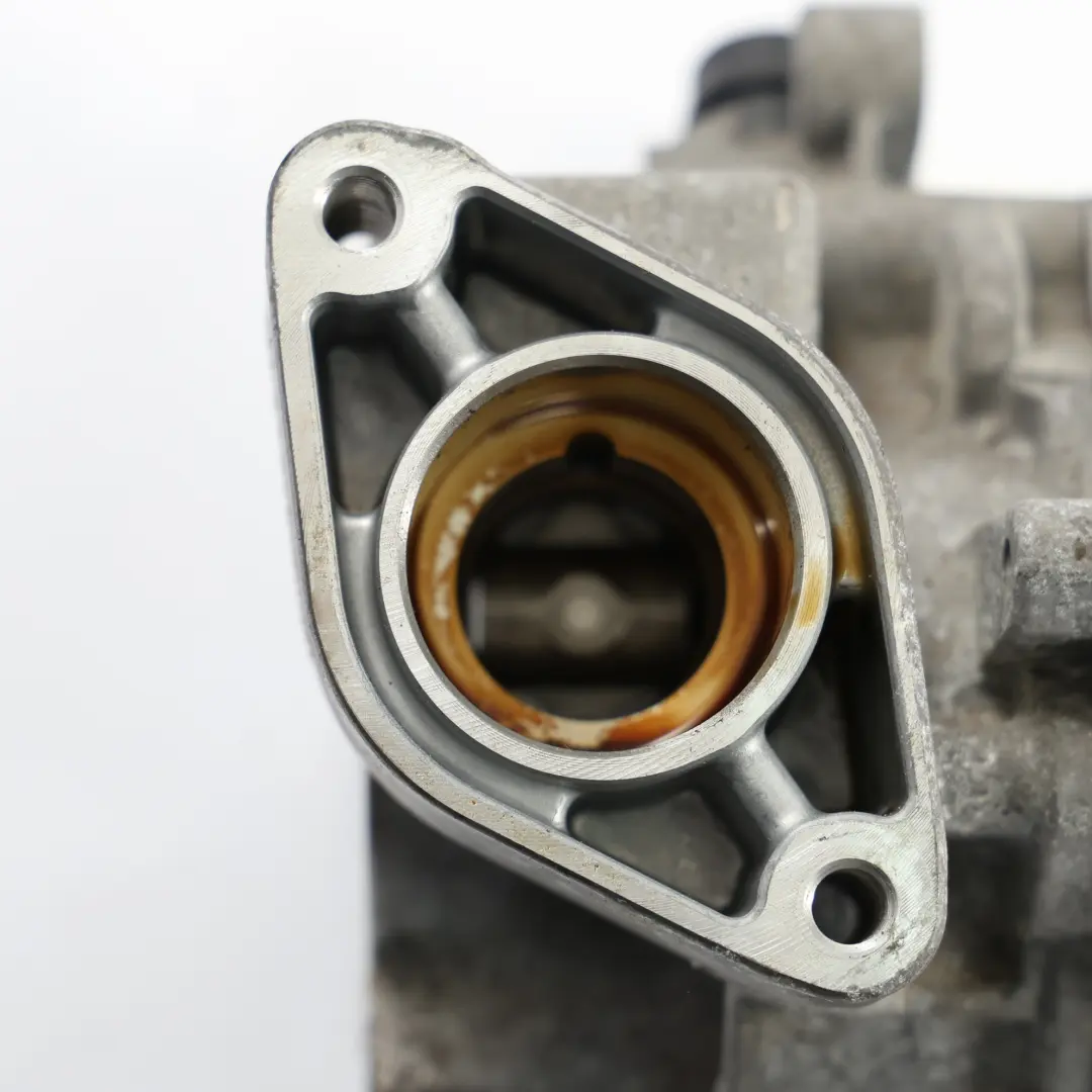 5G 2.0 TFSI CHHA Unterdruckpumpe für VW Volkswagen Golf mit Teilenummer 06L145100F VW Volkswagen Golf 5G 2.0 TFSI CHHA Unterdruckpumpe - SKU 06L145100F - Teilenummer 06L145100F