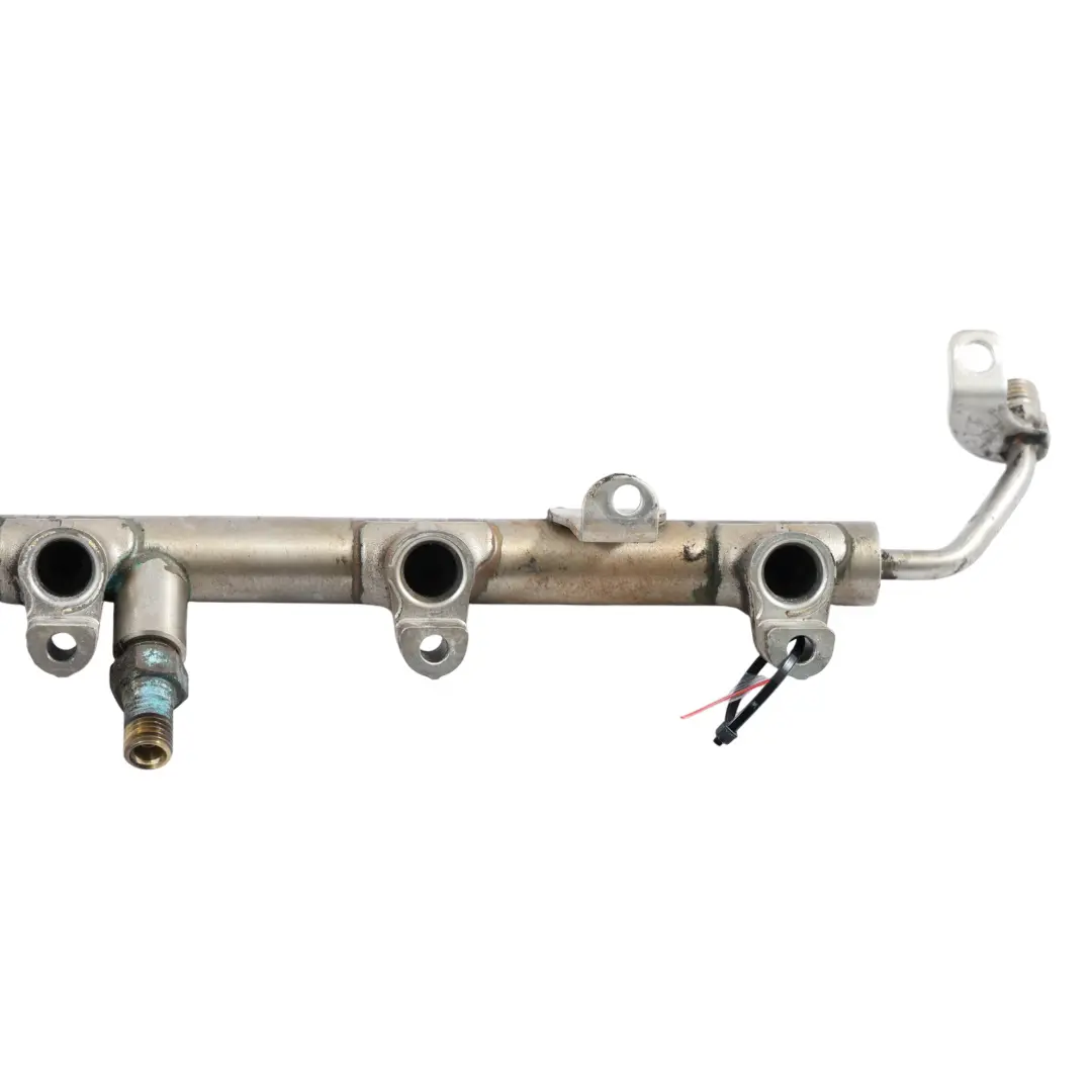 Gasolina Inyector Tubo Rail Pipe Izquierda para Audi S8 D3 con número de pieza 07L133315A Audi S8 D3 Gasolina Inyector Tubo Rail Pipe Izquierda - SKU 07L133315A - Número de pieza 07L133315A