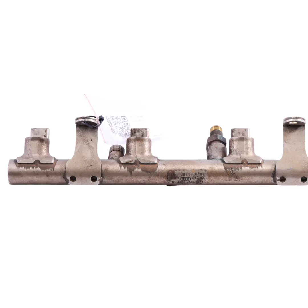 Audi S8 D3 Benzin Einspritzdüse Rohr Rail Pipe Rechts - SKU 07L133316A - Teilenummer 07L133316A