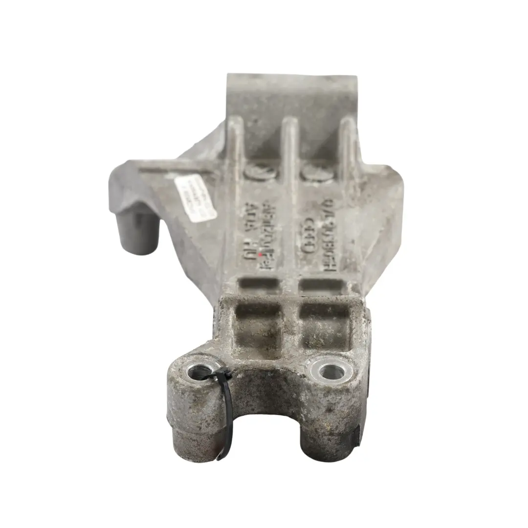 Uchwyt Mocujący Alternator do Audi S8 D3 o numerze 07L903805H Audi S8 D3 Uchwyt Mocujący Alternator - SKU 07L903805H - Numer Części 07L903805H