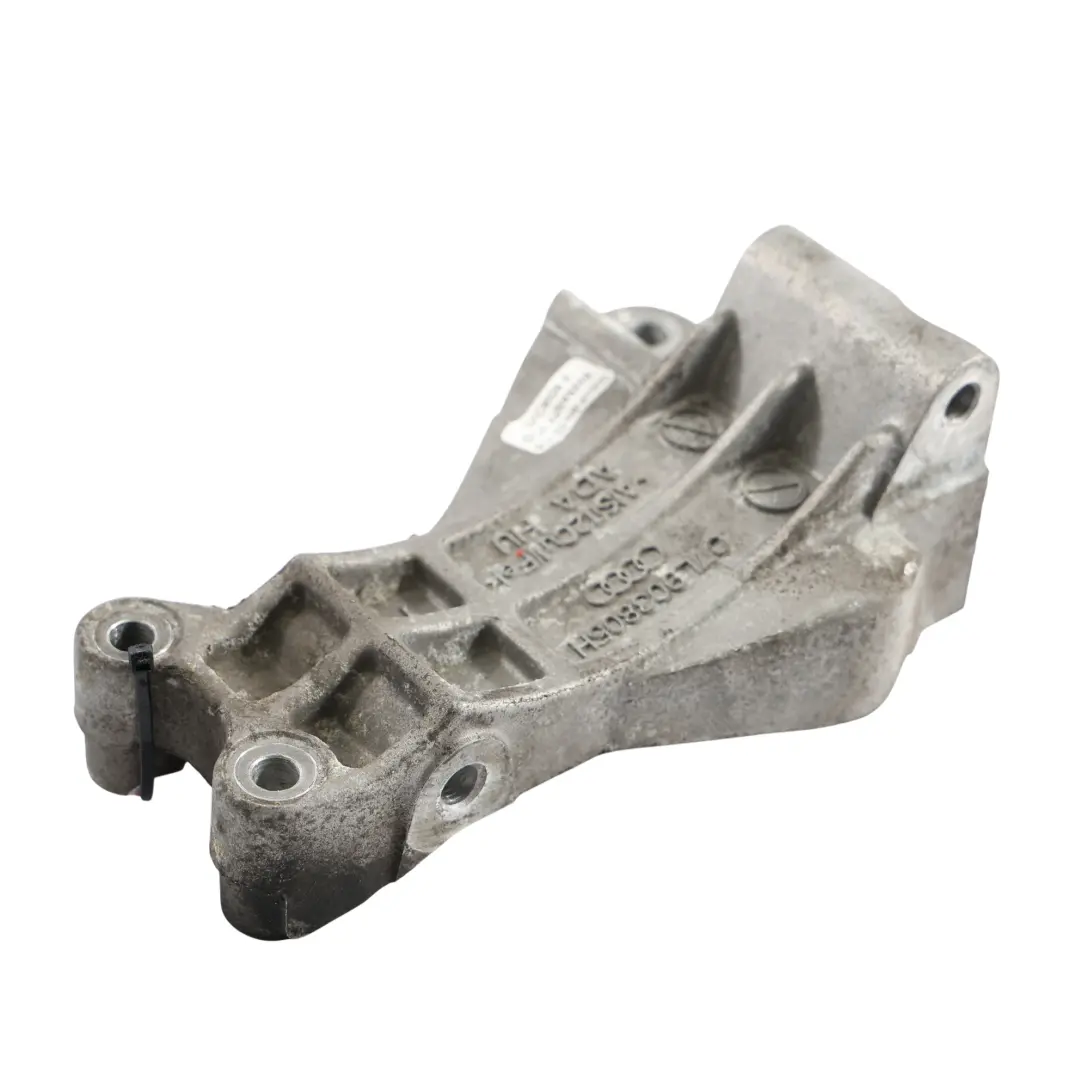 Uchwyt Mocujący Alternator do Audi S8 D3 o numerze 07L903805H Audi S8 D3 Uchwyt Mocujący Alternator - SKU 07L903805H - Numer Części 07L903805H