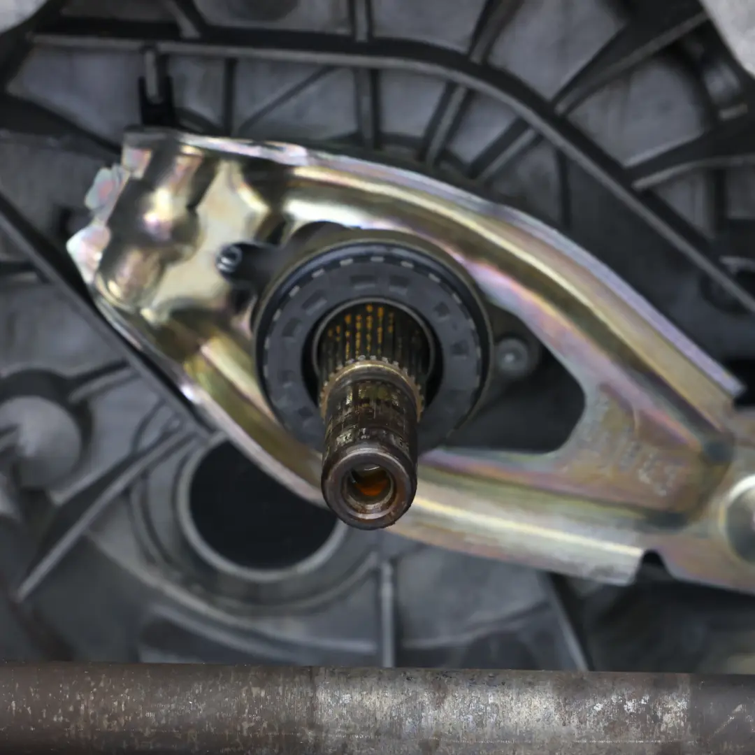 CGLC Quattro Manualna Skrzynia Biegów NAH do Audi Q5 8R 2.0 TDI o numerze 0B2300029D Audi Q5 8R 2.0 TDI CGLC Quattro Manualna Skrzynia Biegów NAH - SKU 0B2300029D - Numer Części 0B2300029D