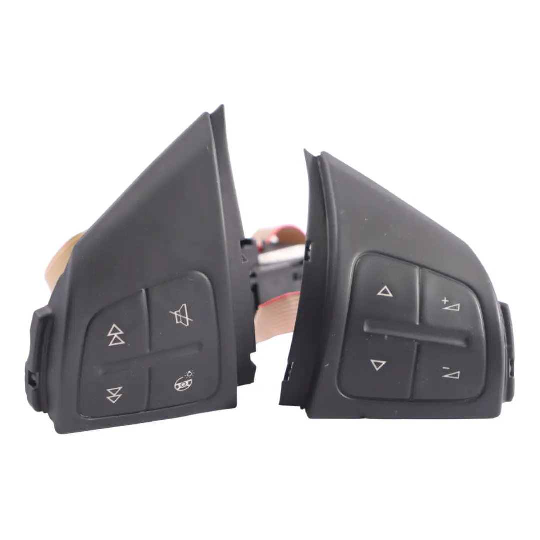 Set Pulsanti Interruttore Multifunzione Volante per Skoda Octavia II con numero di parte 1Z0959538 Skoda Octavia II Set Pulsanti Interruttore Multifunzione Volante - SKU 1Z0959538 - Numero di parte 1Z0959538