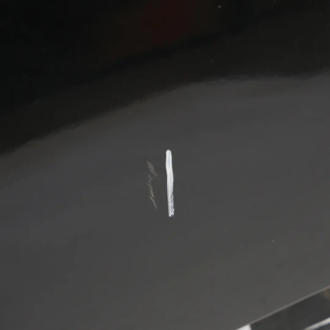 Błotnik Lewy Osłona Boczna Black Sapphire Czarny Metalik - 475 do BMW E63 E64 o numerze 2155901 BMW E63 E64 Błotnik Lewy Osłona Boczna Black Sapphire Czarny Metalik - 475 - SKU 2155901-BS1 - Numer Części 2155901