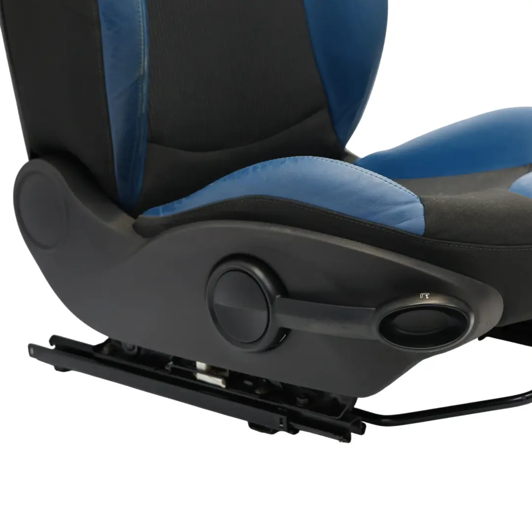 Przedni Fotel Sport Prawy Półskóra Pacific Blue do Mini R55 R56 R57 o numerze 2753496 Mini R55 R56 R57 Przedni Fotel Sport Prawy Półskóra Pacific Blue - SKU 2753496-1 - Numer Części 2753496