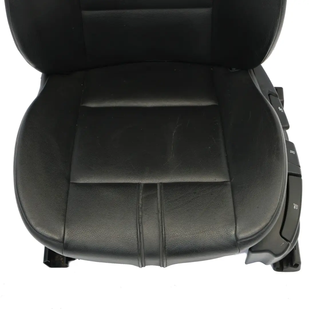 Fotel Lewy Przód Skóra Czarny Ambiente do BMW X3 E83 o numerze 3412213 BMW X3 E83 Fotel Lewy Przód Skóra Czarny Ambiente - SKU 3412213 - Numer Części 3412213