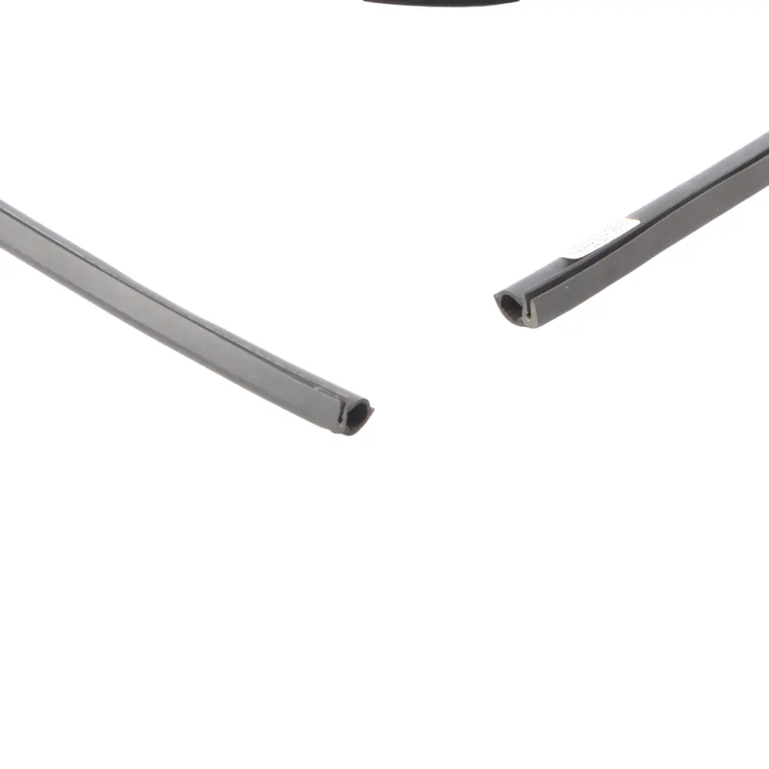 Panoramic Sunroof Interior Frame Seal Rubber Sealing Gasket to Audi Q5 FY with Part number 3G9877439 Audi Q5 FY Panoramic Sunroof Interior Frame Seal Rubber Sealing Gasket - SKU 3G9877439 - Part number 3G9877439