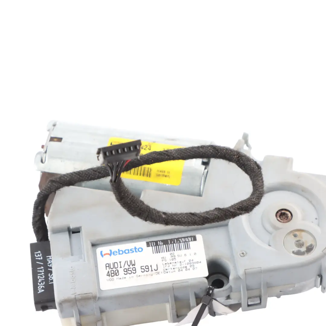 Sunroof Sliding Roof Drive Unit Motor Actuator to Audi S4 B7 with Part number 4B0959591J Audi S4 B7 Sunroof Sliding Roof Drive Unit Motor Actuator - SKU 4B0959591J - Part number 4B0959591J