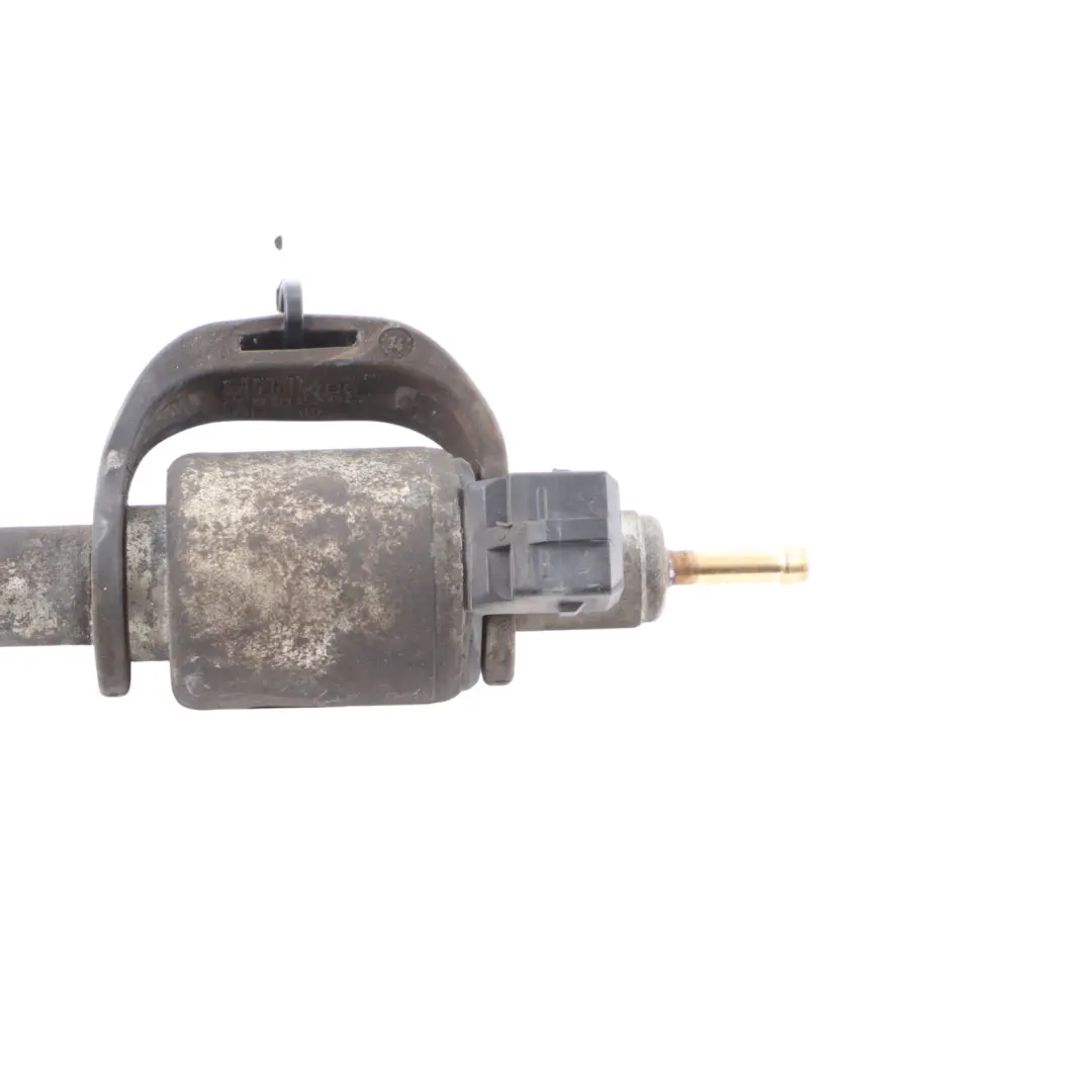 7L Webasto Pompa Carburante Dosatrice per Audi Q7 4L Volkswagen Touareg con numero di parte 4B0963303 Audi Q7 4L Volkswagen Touareg 7L Webasto Pompa Carburante Dosatrice - SKU 4B0963303 - Numero di parte 4B0963303