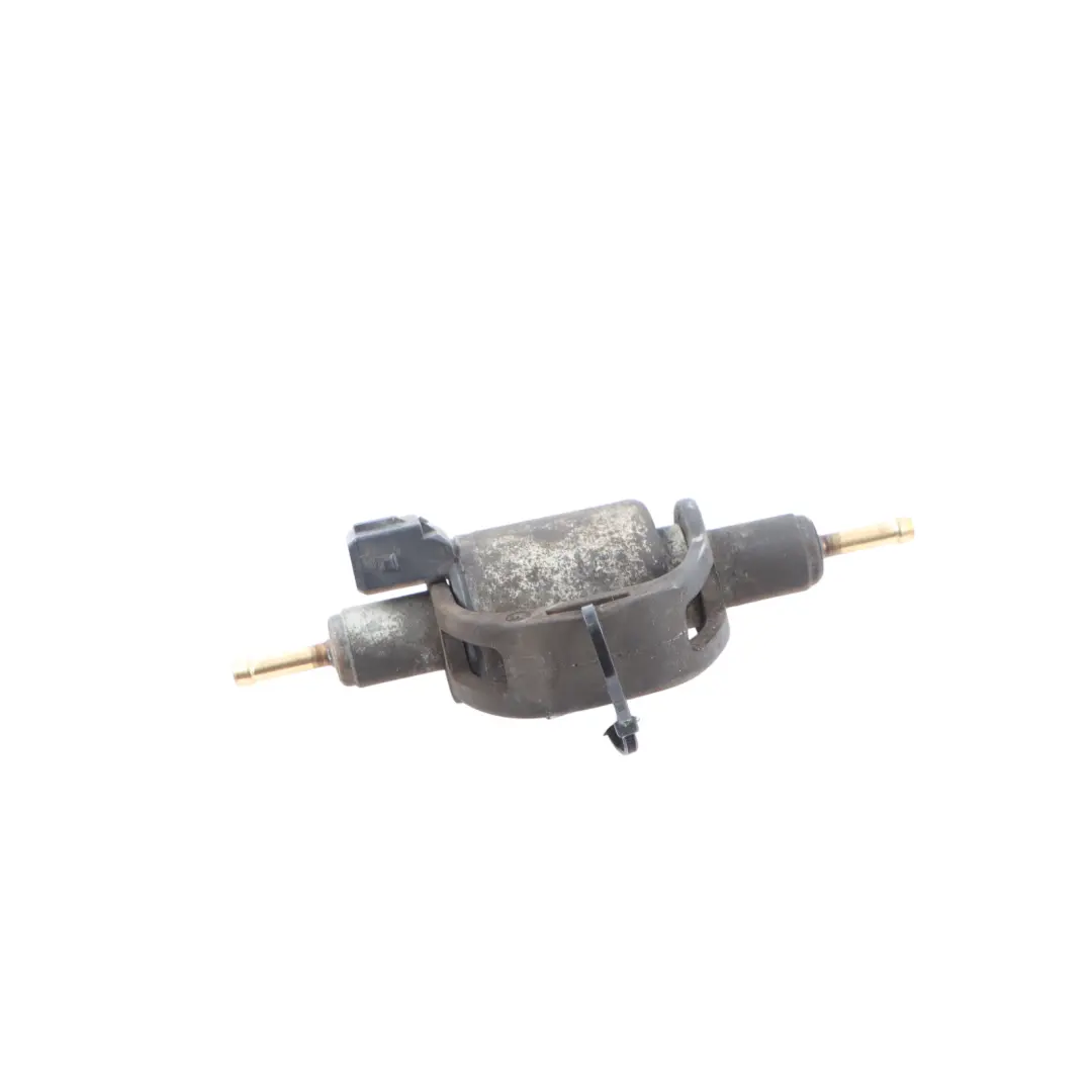 7L Webasto Bomba Dosificadora para Audi Q7 4L Volkswagen Touareg con número de pieza 4B0963303 Audi Q7 4L Volkswagen Touareg 7L Webasto Bomba Dosificadora - SKU 4B0963303 - Número de pieza 4B0963303