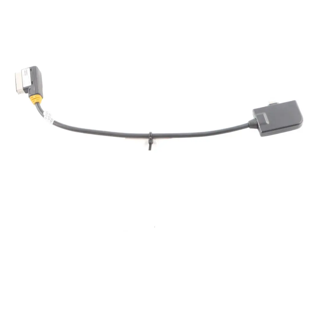 Adapter Kabla Przewodu Lightning do Audi A1 8X A4 B8 A6 C7 Q3 8U o numerze 4F0051510AL Audi A1 8X A4 B8 A6 C7 Q3 8U Adapter Kabla Przewodu Lightning - SKU 4F0051510AL - Numer Części 4F0051510AL
