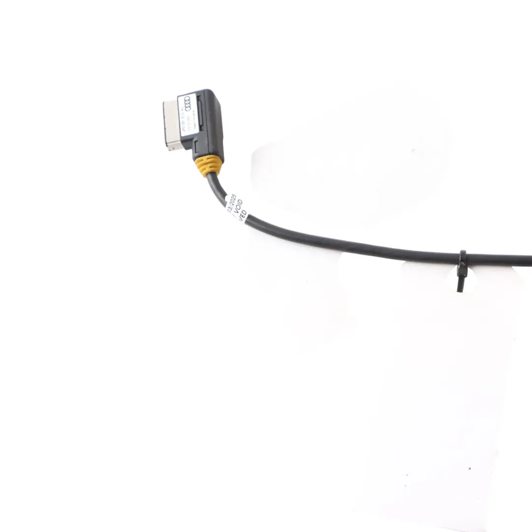 Adapter Kabla Przewodu Lightning do Audi A1 8X A4 B8 A6 C7 Q3 8U o numerze 4F0051510AL Audi A1 8X A4 B8 A6 C7 Q3 8U Adapter Kabla Przewodu Lightning - SKU 4F0051510AL - Numer Części 4F0051510AL