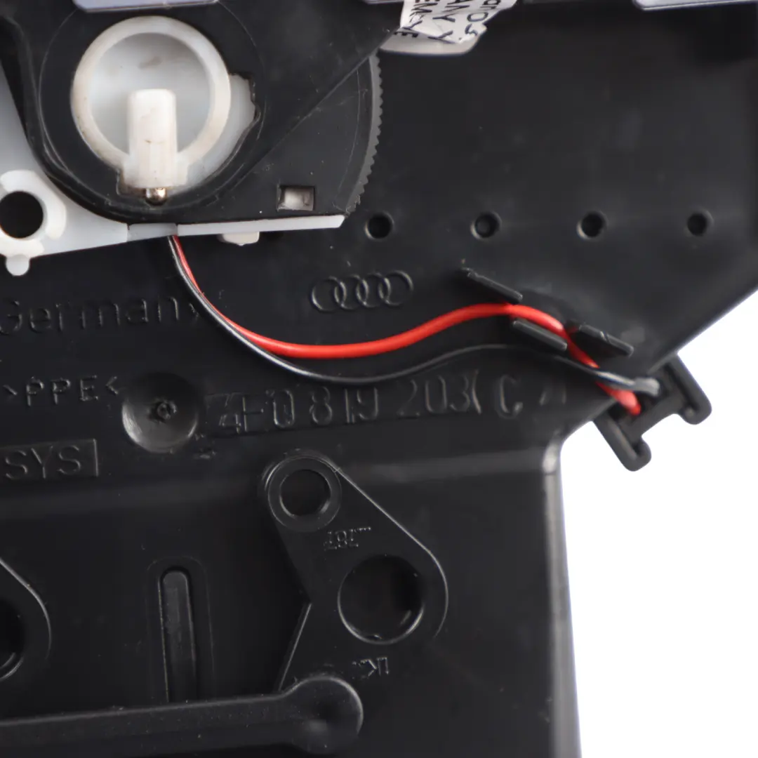 Cubierta Consola Central Ventilación Panel Trasero Negro para Audi A6 C6 con número de pieza 4F0819203C Audi A6 C6 Cubierta Consola Central Ventilación Panel Trasero Negro - SKU 4F0819203C-1 - Número de pieza 4F0819203C