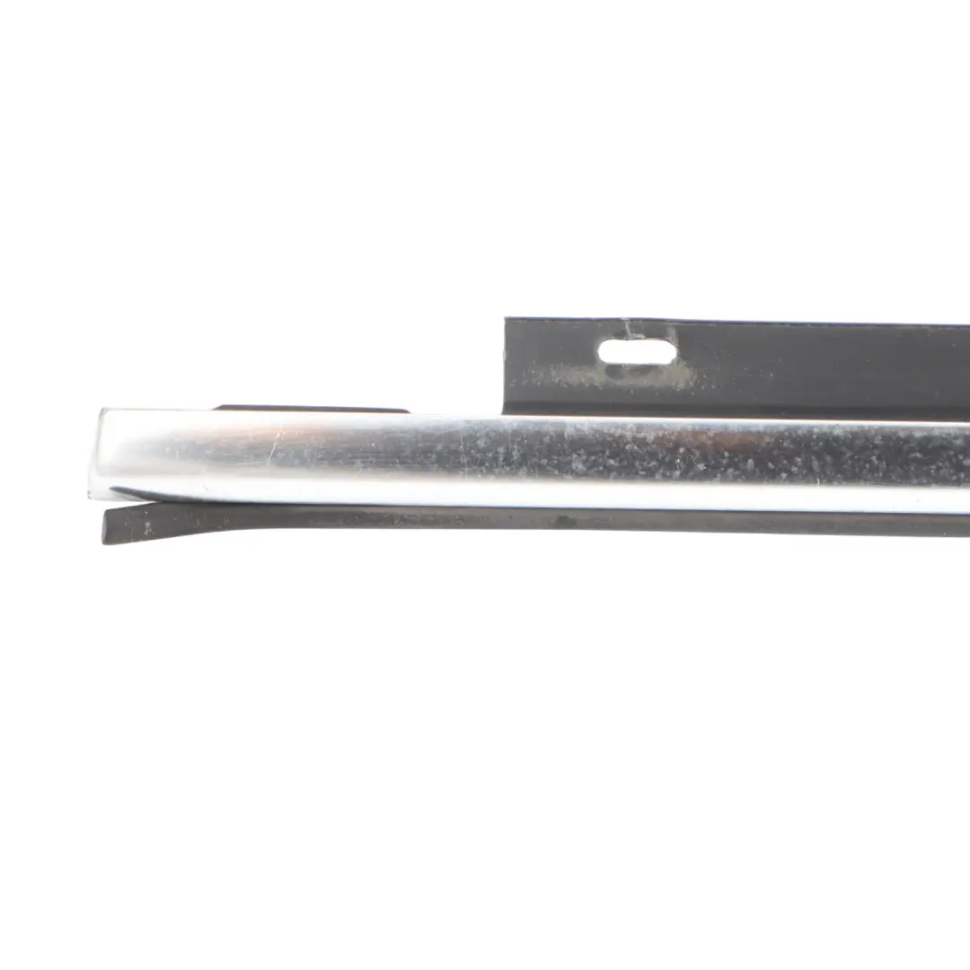 Listwa Szyby Drzwi Chromowana Lewy Przód do Audi S6 C6 o numerze 4F0853283C Audi S6 C6 Listwa Szyby Drzwi Chromowana Lewy Przód - SKU 4F0853283C - Numer Części 4F0853283C