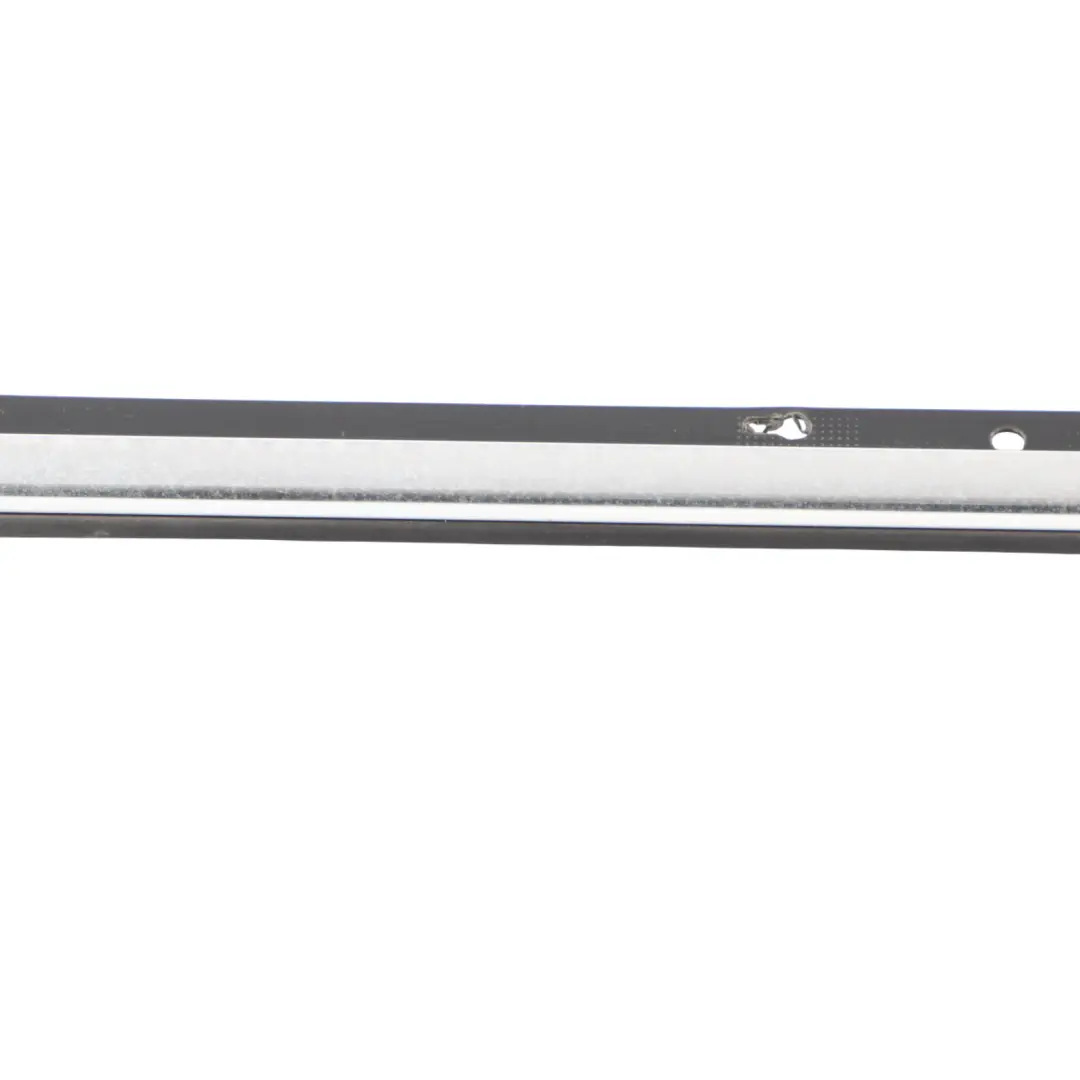 Listwa Zgarniająca Szyby Prawy Tył Chrom do Audi A6 C6 o numerze 4F0853764A Audi A6 C6 Listwa Zgarniająca Szyby Prawy Tył Chrom - SKU 4F0853764A - Numer Części 4F0853764A