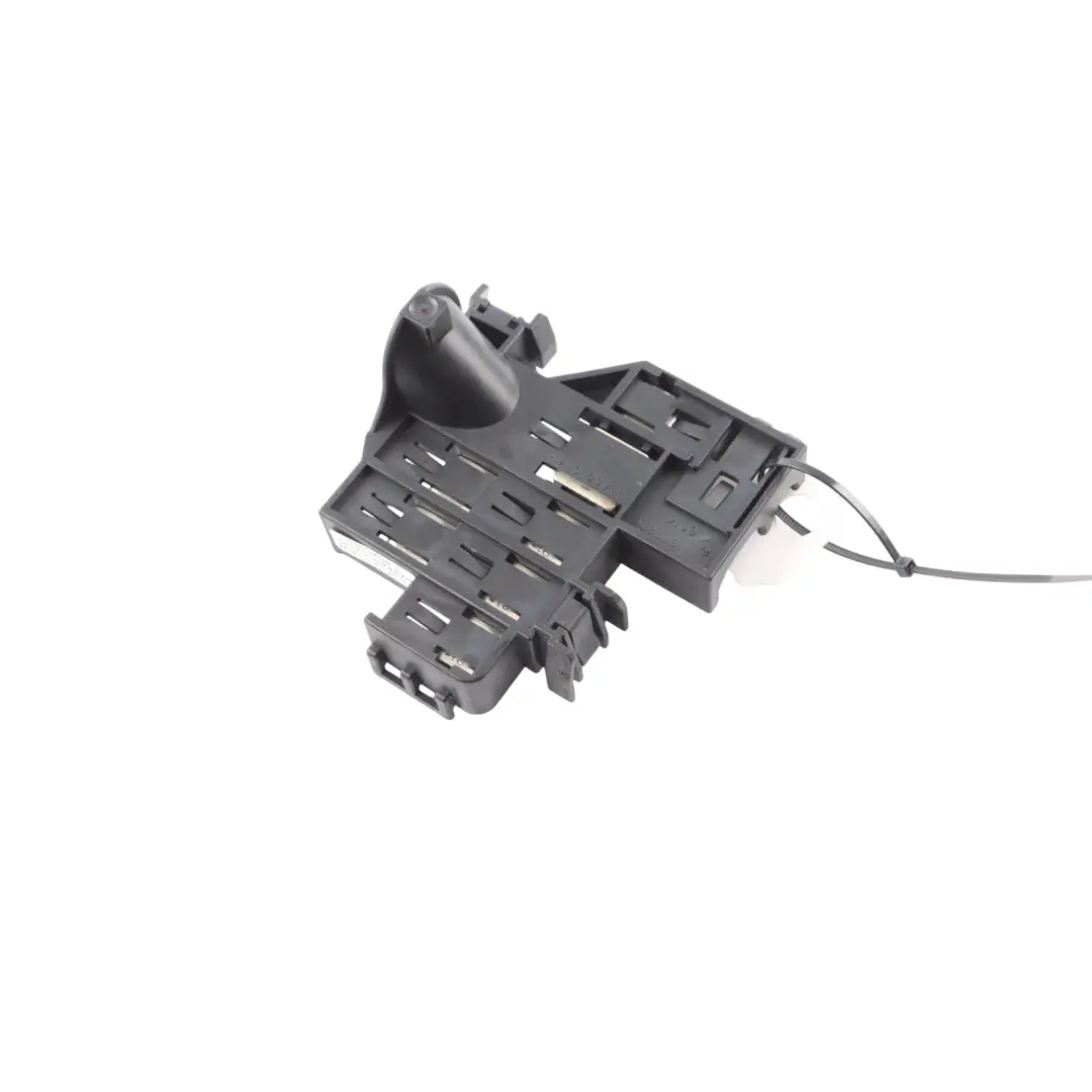 Uchwyt Mocowanie Skrzynki Bezpieczników do Audi S6 C6 o numerze 4F0941824 Audi S6 C6 Uchwyt Mocowanie Skrzynki Bezpieczników - SKU 4F0941824 - Numer Części 4F0941824