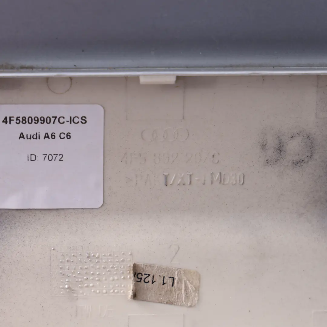 Kraftstoff Klappen Abdeckung Fill In Flap Ice Silver X7W für Audi S6 C6 mit Teilenummer 4F5809907C Audi S6 C6 Kraftstoff Klappen Abdeckung Fill In Flap Ice Silver X7W - SKU 4F5809907C-ICS - Teilenummer 4F5809907C