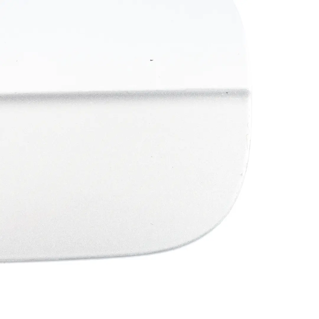 Kraftstoff Klappen Abdeckung Fill In Flap Ice Silver X7W für Audi S6 C6 mit Teilenummer 4F5809907C Audi S6 C6 Kraftstoff Klappen Abdeckung Fill In Flap Ice Silver X7W - SKU 4F5809907C-ICS - Teilenummer 4F5809907C