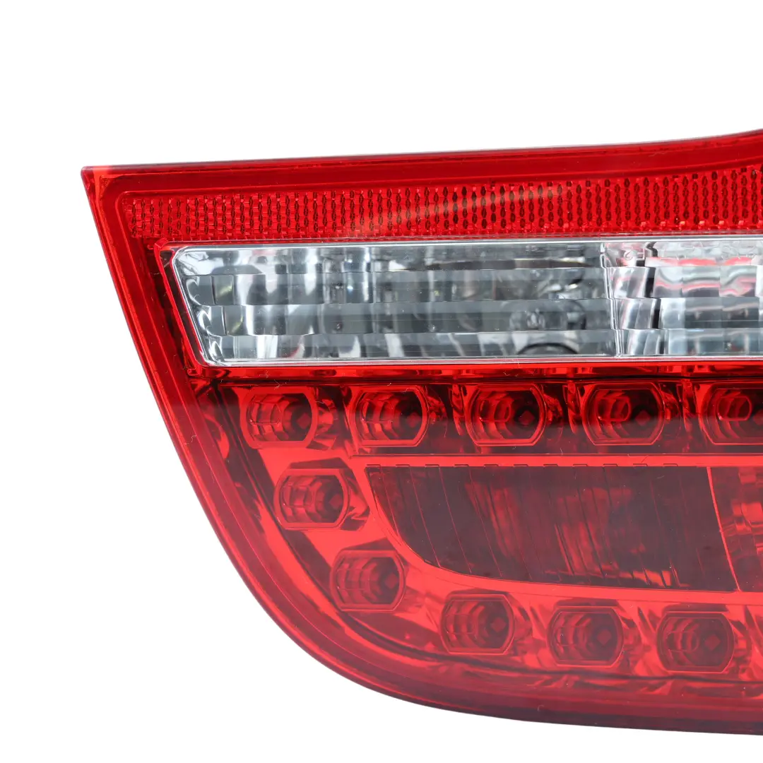 Fanale Posteriore Portellone Sinistro Interno LED 4F9945093E per Audi A6 C6 Avant con numero di parte 4F9945093E-CHINA Audi A6 C6 Avant Fanale Posteriore Portellone Sinistro Interno LED 4F9945093E - SKU 4F9945093E-CHINA - Numero di parte 4F9945093E-CHINA