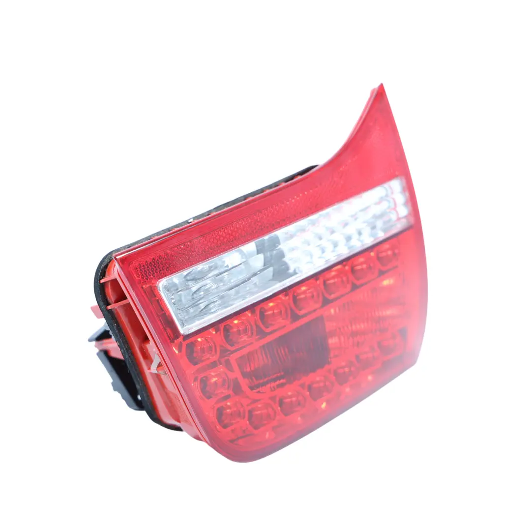 Feu Arrière Gauche LED Intérieure 4F9945093E pour Audi A6 C6 Avant à propos du numéro de pièce 4F9945093E-CHINA Audi A6 C6 Avant Feu Arrière Gauche LED Intérieure 4F9945093E - SKU 4F9945093E-CHINA - Numéro de pièce 4F9945093E-CHINA