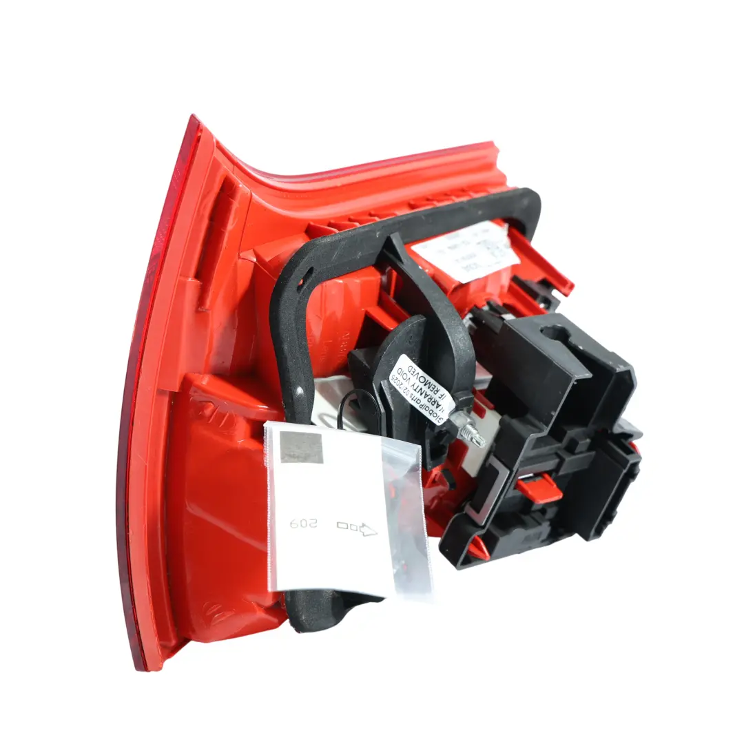 Rücklicht Lampe Heckklappe Links Innen LED 4F9945093E für Audi A6 C6 Avant mit Teilenummer 4F9945093E-CHINA Audi A6 C6 Avant Rücklicht Lampe Heckklappe Links Innen LED 4F9945093E - SKU 4F9945093E-CHINA - Teilenummer 4F9945093E-CHINA