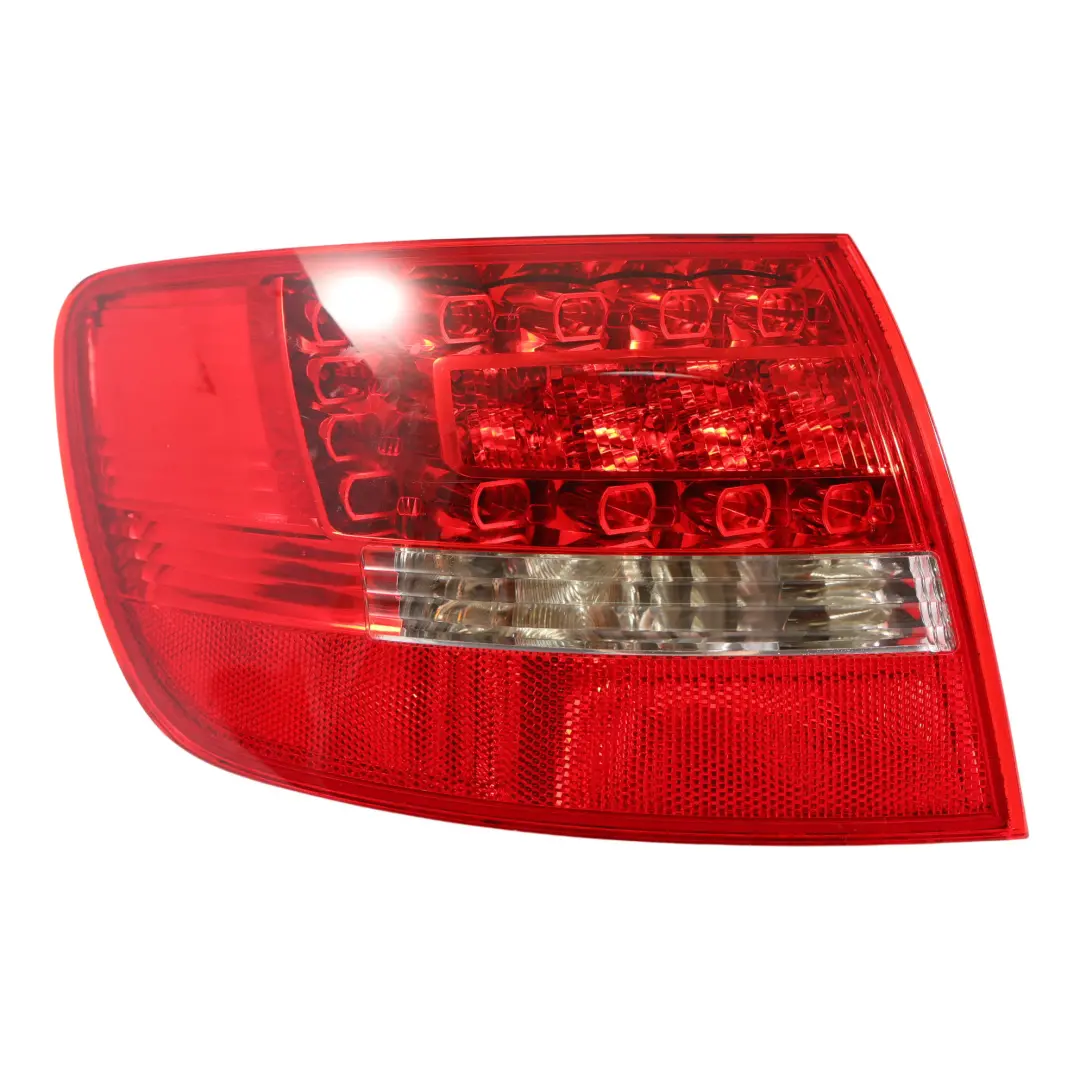 Fanale Posteriore Portellone Sinistro Esterno LED per Audi A6 C6 Avant con numero di parte 4F9945095E Audi A6 C6 Avant Fanale Posteriore Portellone Sinistro Esterno LED - SKU 4F9945095E - Numero di parte 4F9945095E