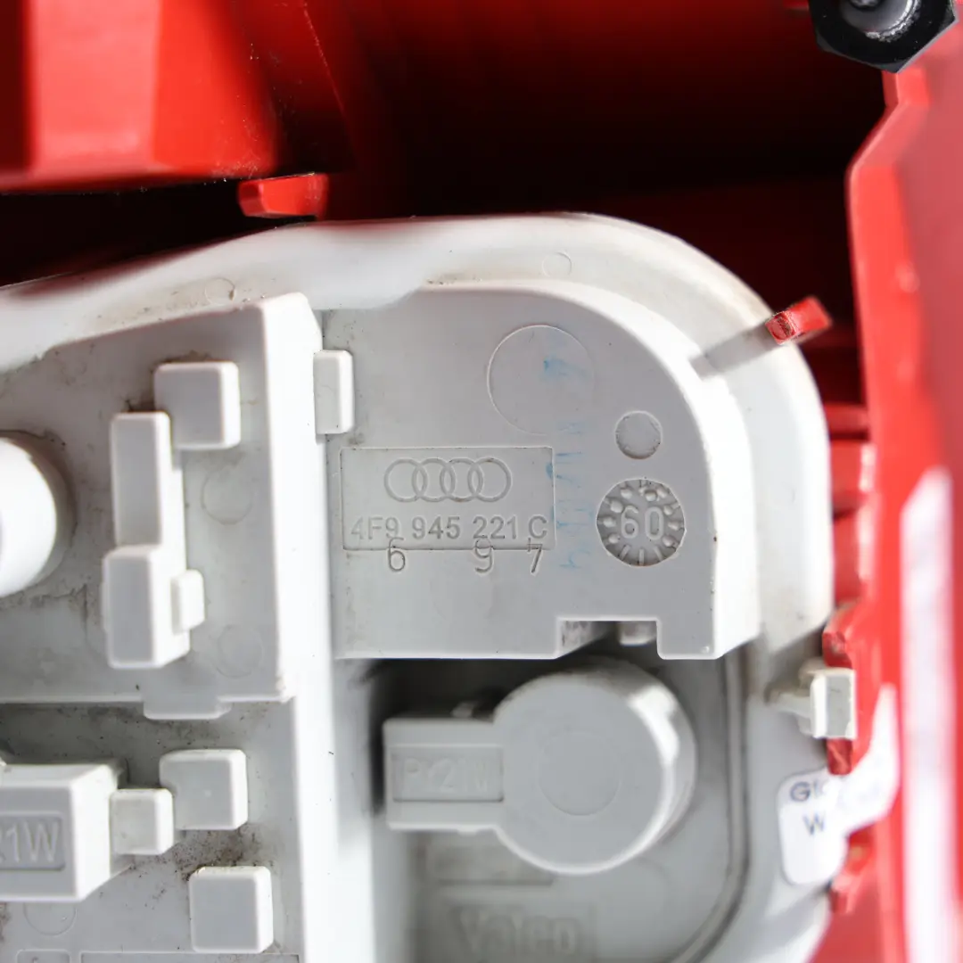 Feu Arrière Gauche Feu De Hayon Extérieur À LED pour Audi A6 C6 Avant à propos du numéro de pièce 4F9945095E Audi A6 C6 Avant Feu Arrière Gauche Feu De Hayon Extérieur À LED - SKU 4F9945095E - Numéro de pièce 4F9945095E