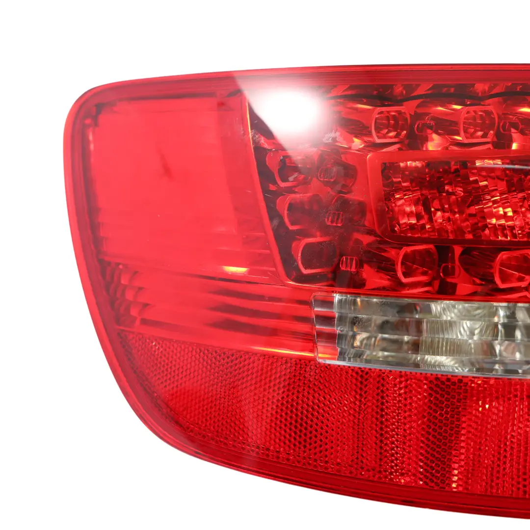 Fanale Posteriore Portellone Sinistro Esterno LED per Audi A6 C6 Avant con numero di parte 4F9945095E Audi A6 C6 Avant Fanale Posteriore Portellone Sinistro Esterno LED - SKU 4F9945095E - Numero di parte 4F9945095E