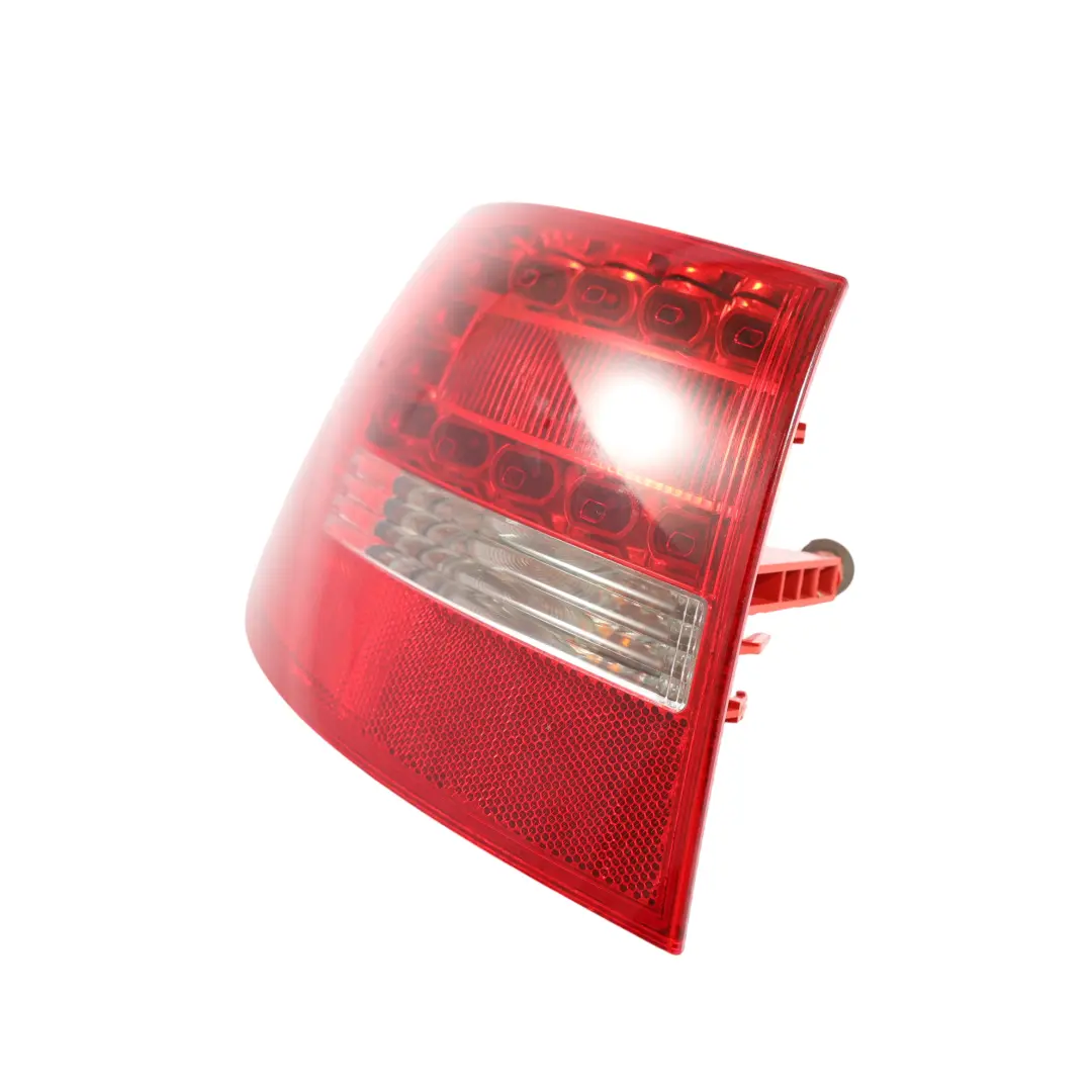 Rück Licht Lampe Heck Klappe Links Außen LED für Audi A6 C6 Avant mit Teilenummer 4F9945095E Audi A6 C6 Avant Rück Licht Lampe Heck Klappe Links Außen LED - SKU 4F9945095E - Teilenummer 4F9945095E
