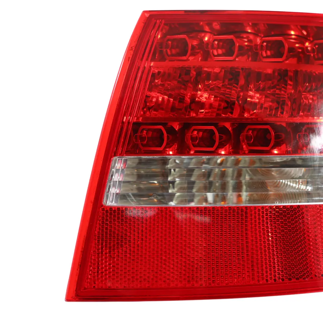 Rücklicht Lampe Heck Klappe Rechts Außen LED für Audi A6 C6 Avant mit Teilenummer 4F9945096E Audi A6 C6 Avant Rücklicht Lampe Heck Klappe Rechts Außen LED - SKU 4F9945096E - Teilenummer 4F9945096E