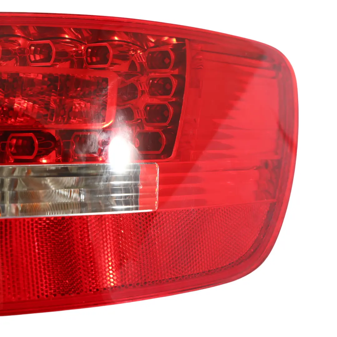 Rücklicht Lampe Heck Klappe Rechts Außen LED für Audi A6 C6 Avant mit Teilenummer 4F9945096E Audi A6 C6 Avant Rücklicht Lampe Heck Klappe Rechts Außen LED - SKU 4F9945096E - Teilenummer 4F9945096E