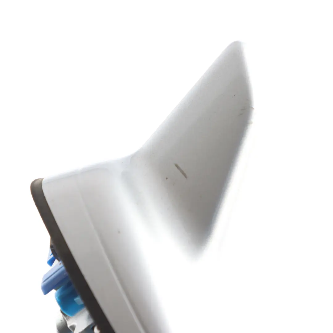 Antenna Amplificatore Tetto Shark Fin Aerial Argento Z7G per Audi A4 B8 con numero di parte 4G0035503E Audi A4 B8 Antenna Amplificatore Tetto Shark Fin Aerial Argento Z7G - SKU 4G0035503E-FSI - Numero di parte 4G0035503E