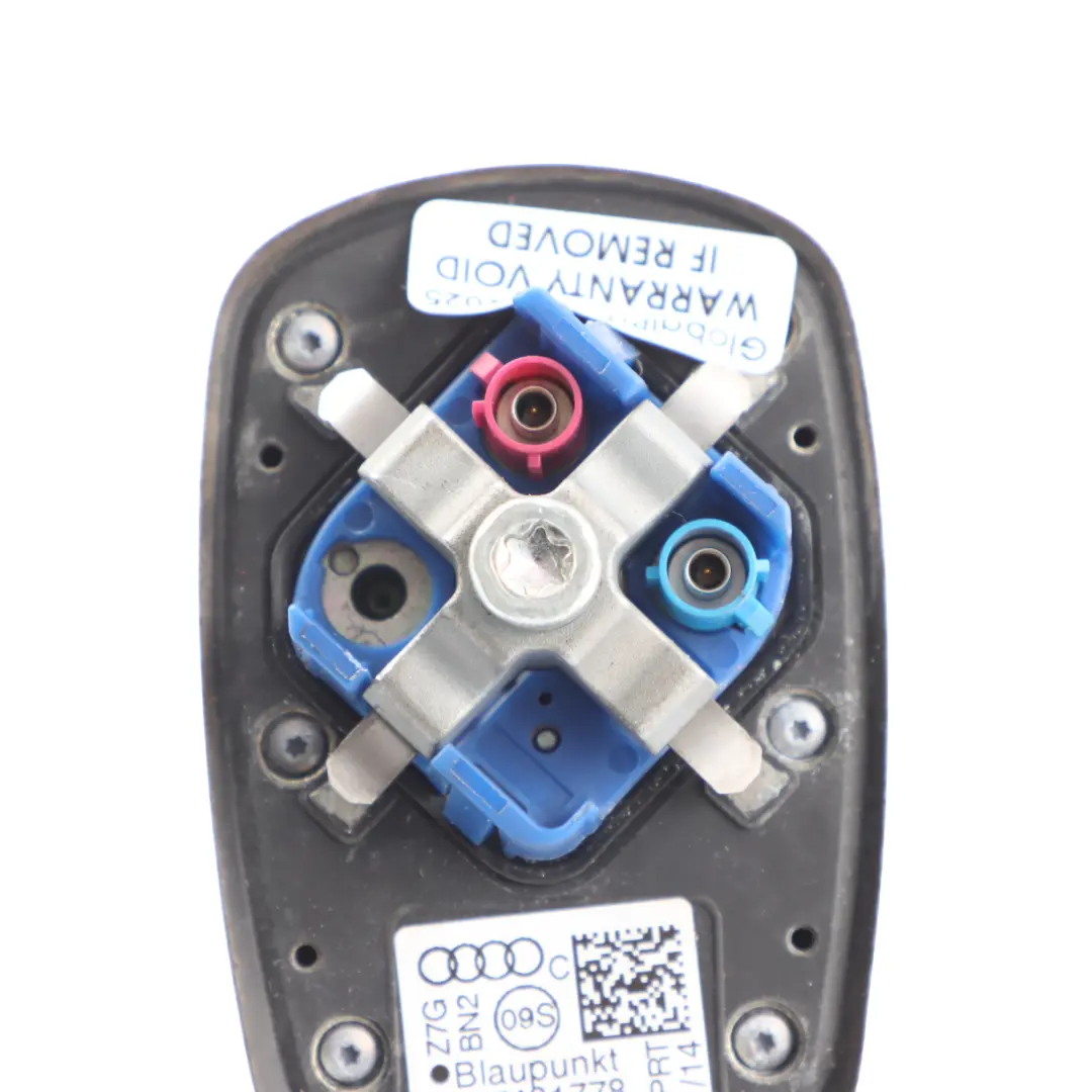 Antena Dachowa Rekin Srebrna - Z7G do Audi A4 B8 o numerze 4G0035503E Audi A4 B8 Antena Dachowa Rekin Srebrna - Z7G - SKU 4G0035503E-FSI - Numer Części 4G0035503E