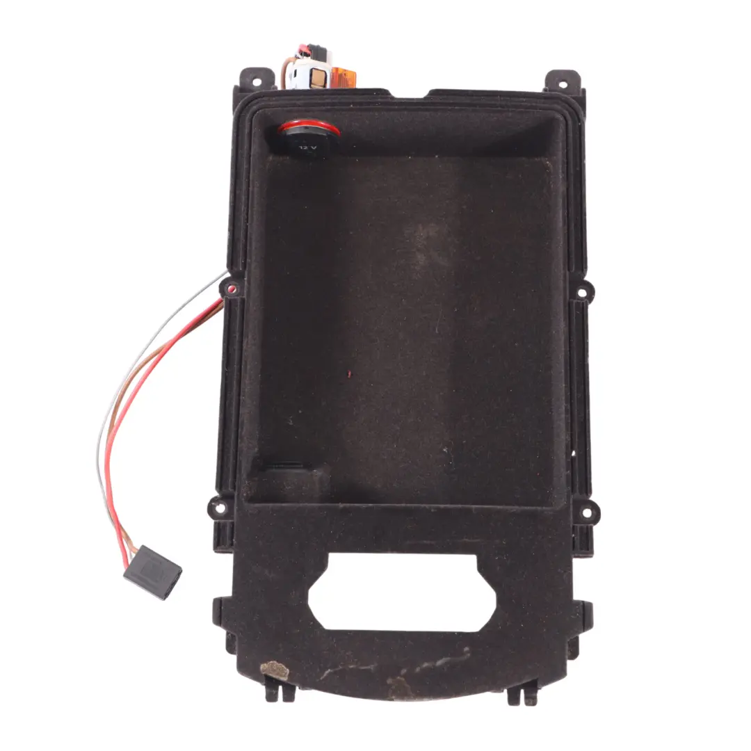 Garniture Accoudoir Central Rangement Prise Allume Cigare pour Audi A6 C7 à propos du numéro de pièce 4G0864981 Audi A6 C7 Garniture Accoudoir Central Rangement Prise Allume Cigare - SKU 4G0864981G - Numéro de pièce 4G0864981