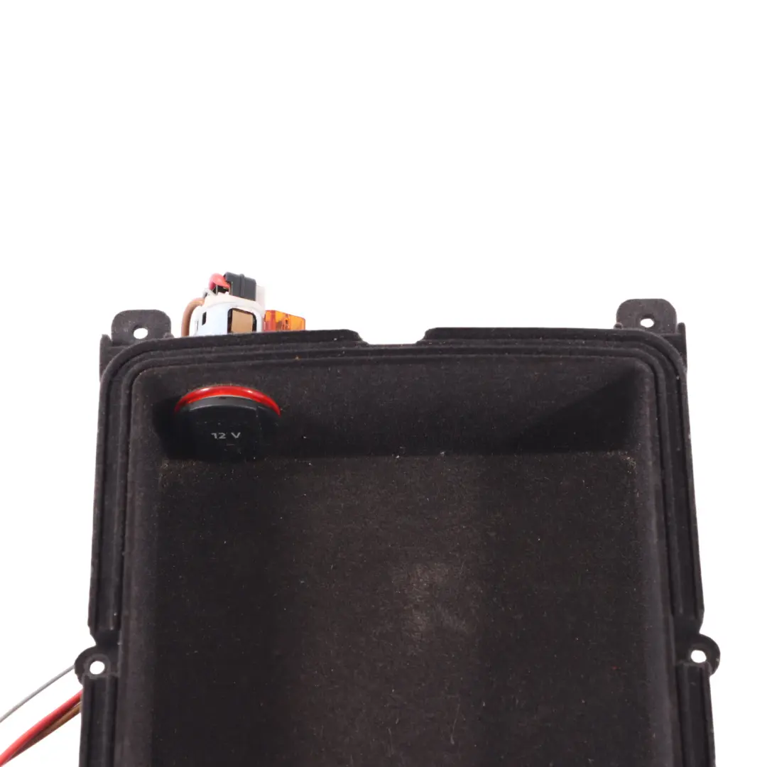 Bracciolo Centro Console Conservazione Accendino Uscita per Audi A6 C7 con numero di parte 4G0864981 Audi A6 C7 Bracciolo Centro Console Conservazione Accendino Uscita - SKU 4G0864981G - Numero di parte 4G0864981