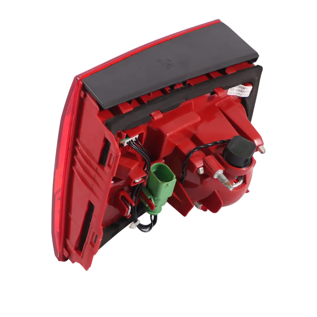 Wewnętrzna Lampa Klapy Bagażnika Lewo TAJWAN do Audi A6 C7 Sedan o numerze 4G5945093A Audi A6 C7 Sedan Wewnętrzna Lampa Klapy Bagażnika Lewo TAJWAN - SKU 4G5945093A-1 - Numer Części 4G5945093A