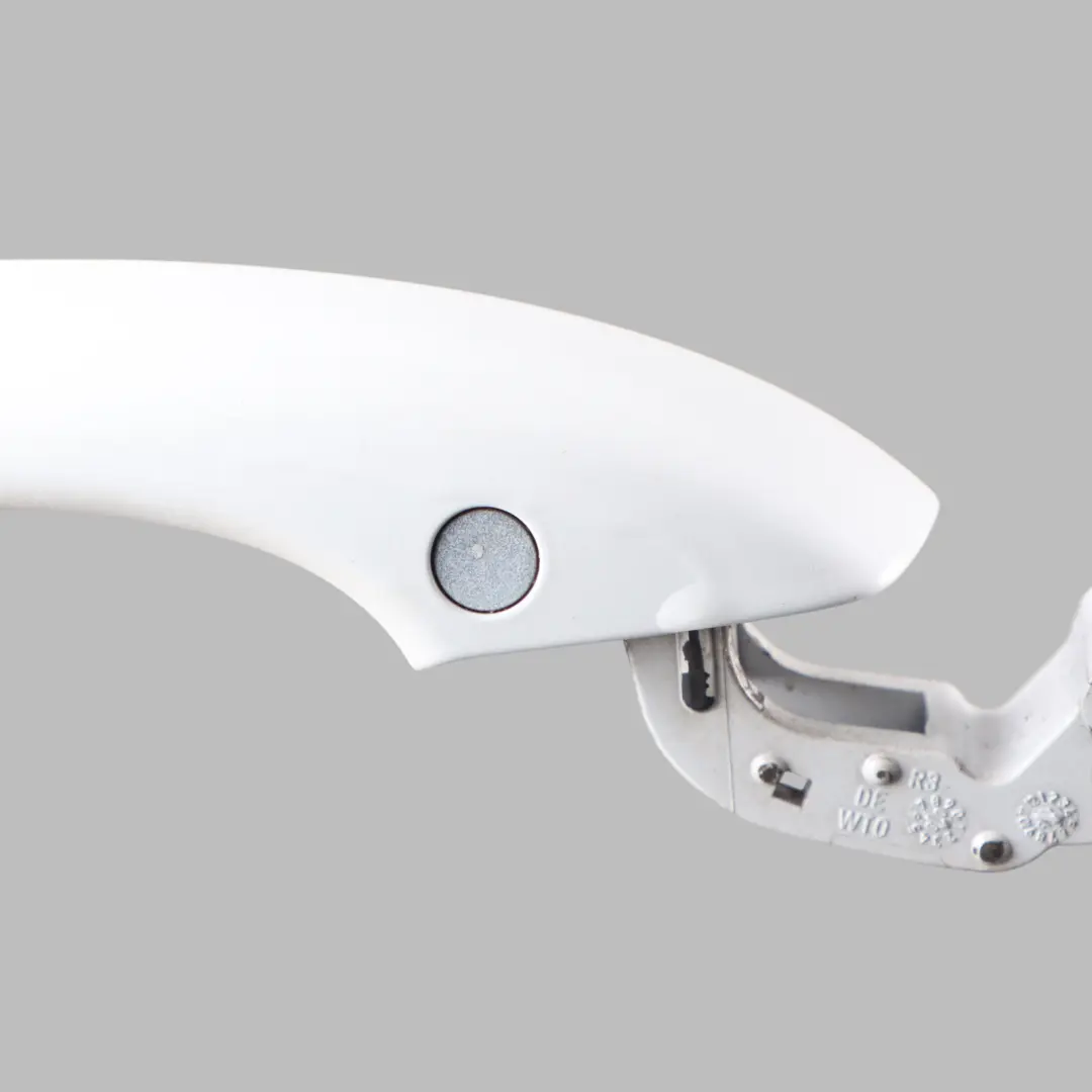 Front Door Handle Pull Right O/S White Pearl - S9R to Audi A7 4G RS6 C7 with Part number 4H0837206 Audi A7 4G RS6 C7 Front Door Handle Pull Right O/S White Pearl - S9R - SKU 4H0837206-MGW - Part number 4H0837206