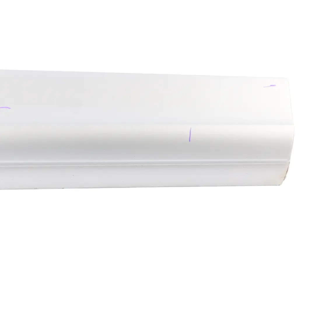 Moulure Seuil Porte Arrière Droite Ice Silver - X7W pour Audi Q7 4L à propos du numéro de pièce 4L0853970F Audi Q7 4L Moulure Seuil Porte Arrière Droite Ice Silver - X7W - SKU 4L0853970F-ICS - Numéro de pièce 4L0853970F