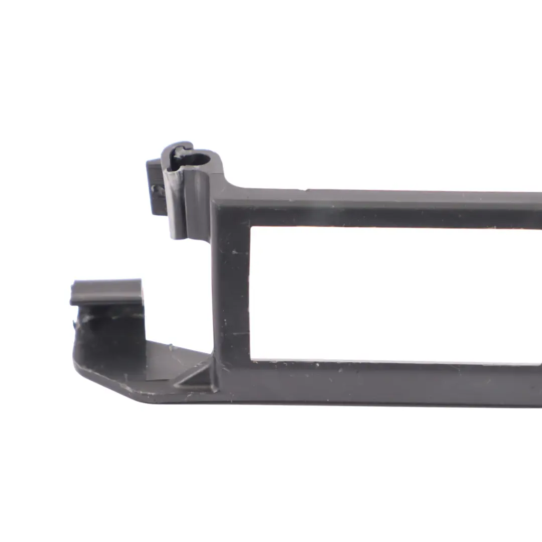 Audi A4 B9 Support D'Éclairage De Courtoisie Intérieur - SKU 4M0881547 - Numéro de pièce 4M0881547