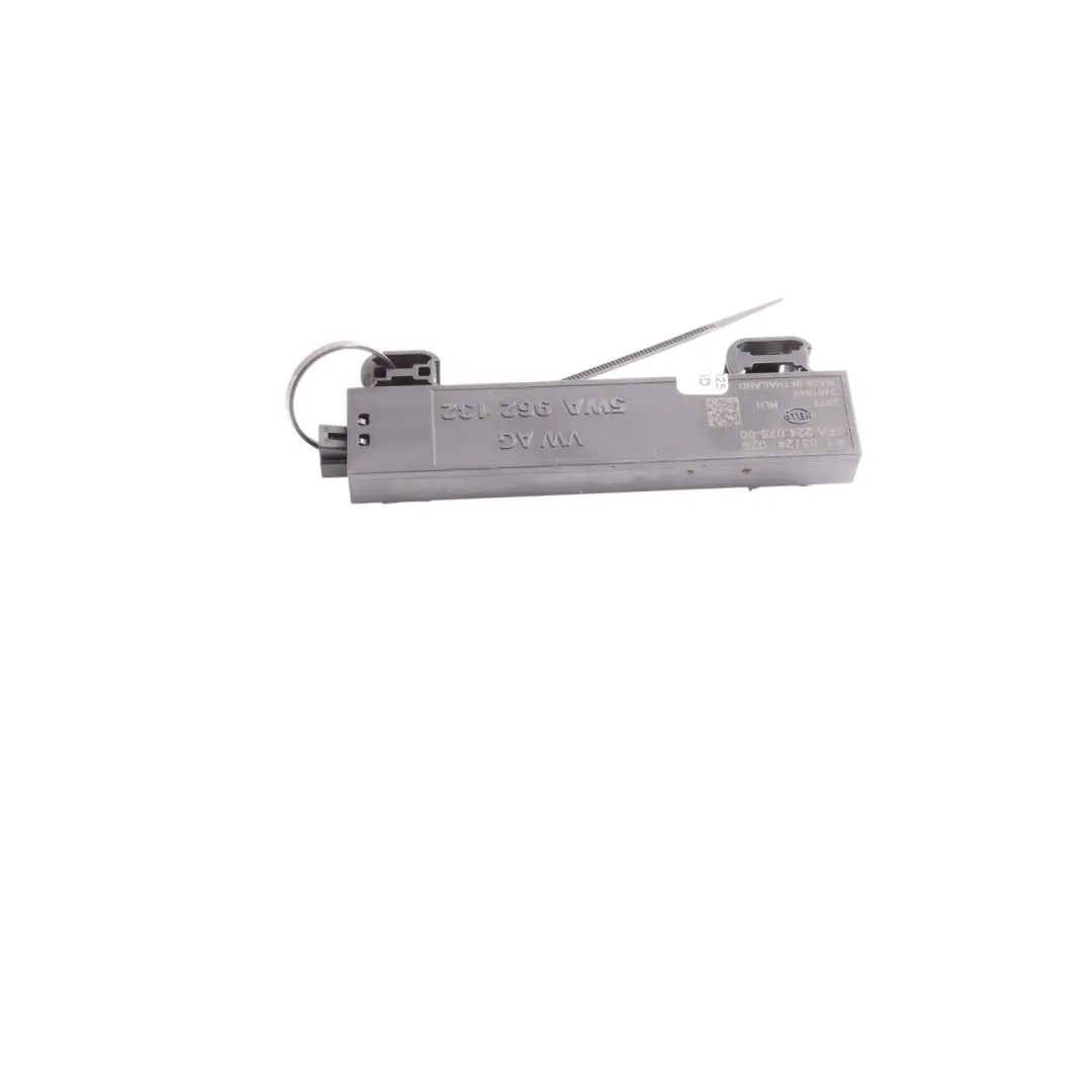 Audi A3 8Y Kayless Aerial Entry Amplifier Module Control Unit - SKU 5FA224075 - Part number 5FA224075